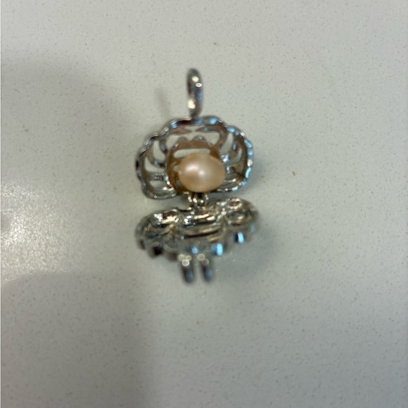 Jewelry - NWOT July Zodiac Pendant Crab and Pearl